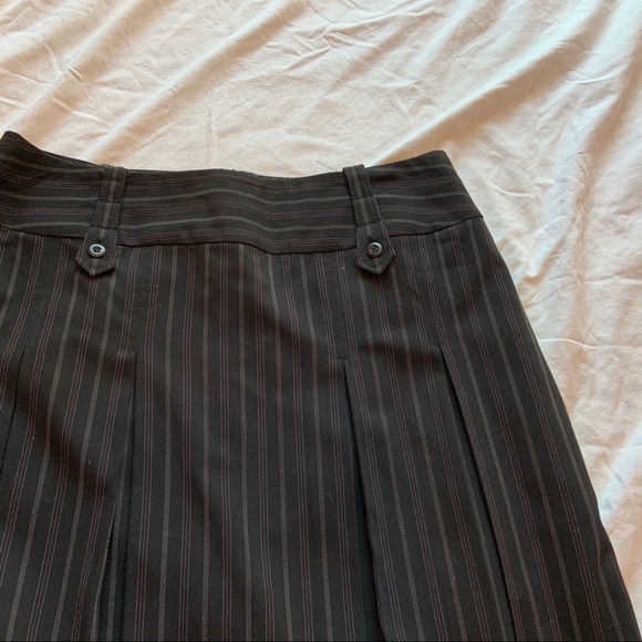 Pleated skirt - Picture 2 of 3